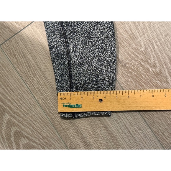 Lululemon High Rise 7/8 Leggings Black White Scribble Print Size 10 - Picture 6 of 7